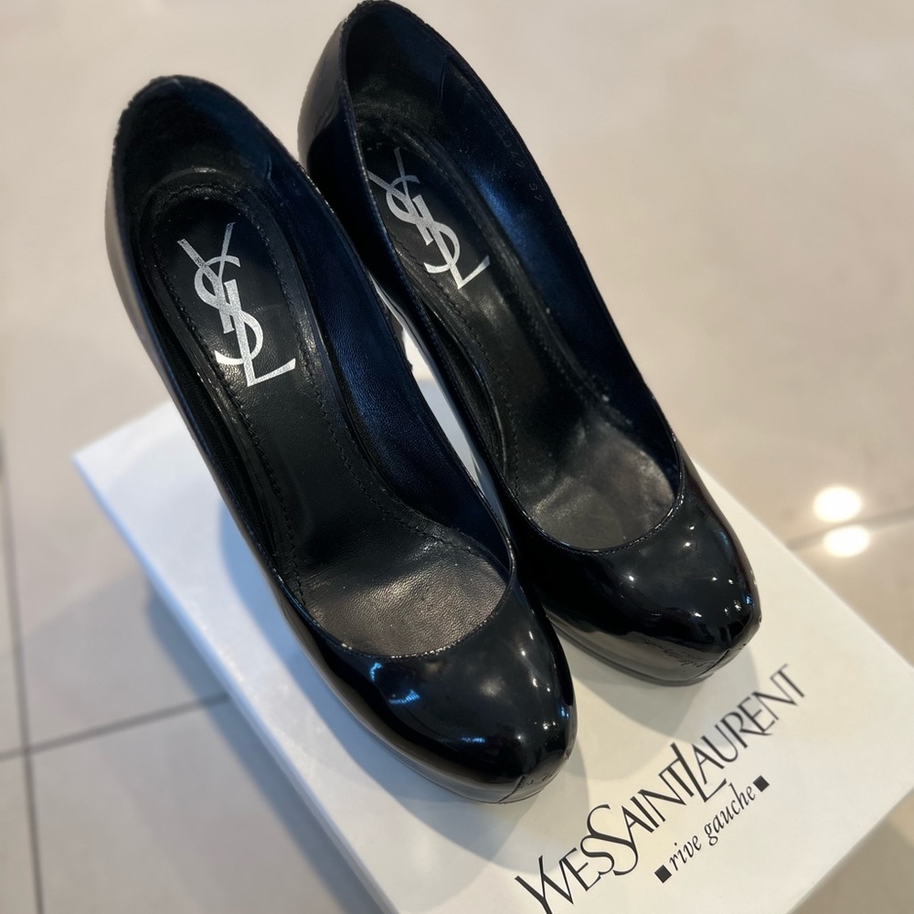 Yves Saint Laurent Rive Gauche Patent Leather Pumps